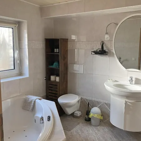 Daire Souterrain Whirlpool-apartment Nahe Phantasialand