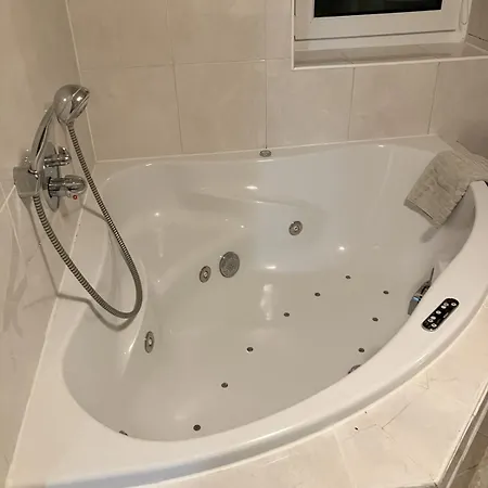 Apartment Souterrain Whirlpool-apartment Nahe Phantasialand