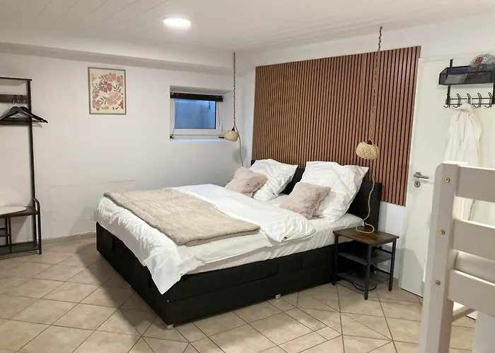 Souterrain Whirlpool-apartment Nahe Phantasialand 公寓