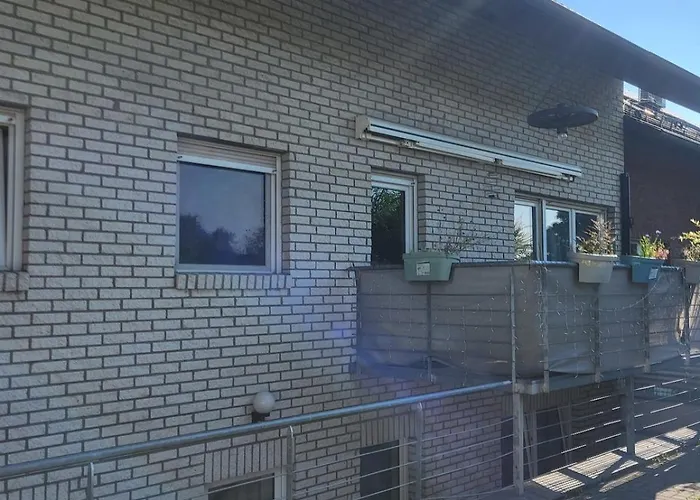 公寓 Souterrain Whirlpool-apartment Nahe Phantasialand 维勒斯威特